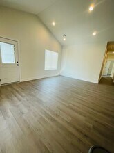 1638-1640 S Hickory Crk St in Wichita, KS - Building Photo - Building Photo