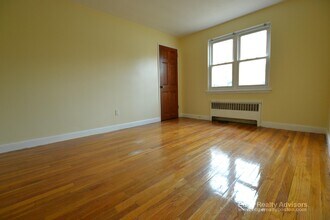 265 Corey Rd in Boston, MA - Foto de edificio - Building Photo