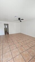 4431 N 53rd Ln in Phoenix, AZ - Foto de edificio - Building Photo