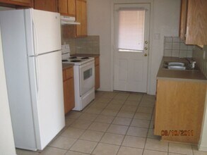 305 Cedar Ridge Dr in Nolanville, TX - Foto de edificio - Building Photo