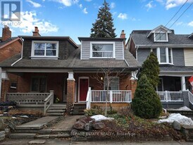 265 Willow Ave in Toronto, ON - Building Photo