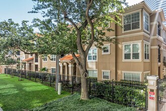 Reata at River Oaks in Houston, TX - Foto de edificio - Building Photo