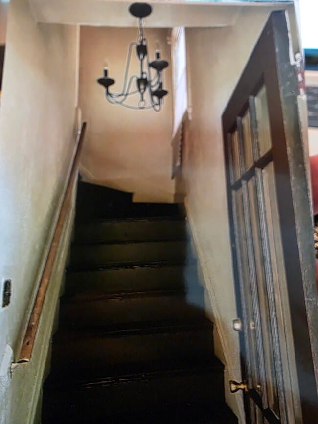 735 E Mitchell Ave, Unit 2nd floor in Cincinnati, OH - Foto de edificio - Building Photo