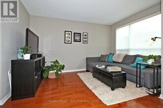230-1230 King St E in Toronto, ON - Building Photo - Building Photo