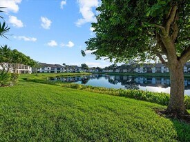 5415 Verona Dr in Boynton Beach, FL - Building Photo
