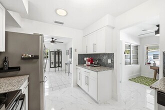 1147 Shady Rest Ln in Naples, FL - Building Photo - Building Photo