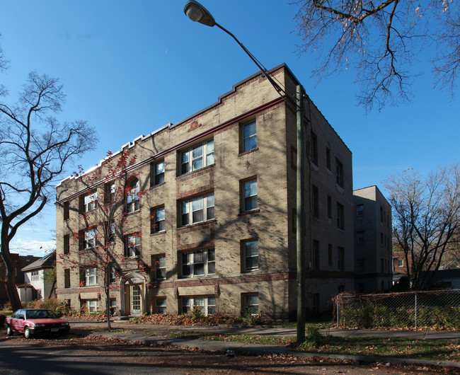 3240 Doran Apartments in Minneapolis, MN - Building Photo - Building Photo