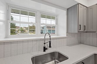 5 Exeter Ct in fieldsboro, NJ - Building Photo - Building Photo