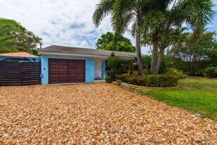 145 SE 3rd Ave in Boynton Beach, FL - Building Photo