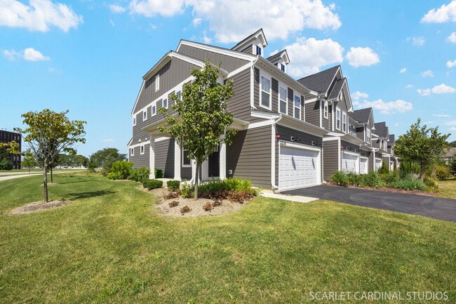 2230 Weatherbee Ln in Naperville, IL - Building Photo - Building Photo