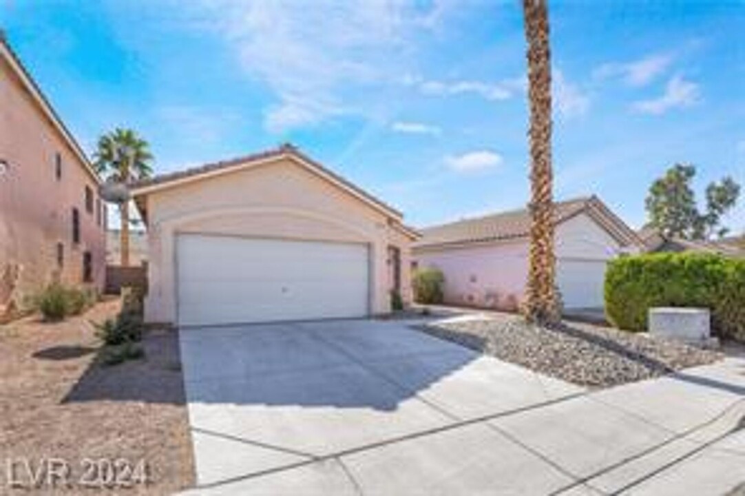 1145 Silver Stone Way in Las Vegas, NV - Building Photo