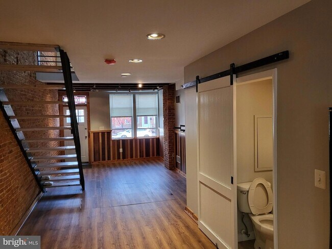 813 E Fort Ave in Baltimore, MD - Foto de edificio - Building Photo