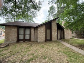 3206 Cascade Creek Dr in Humble, TX - Building Photo