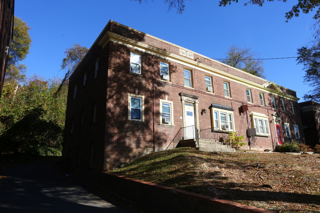 808 Taylor St NE in Washington, DC - Building Photo - Building Photo