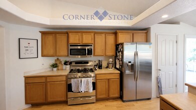 8753 W Sagebrush St in Boise, ID - Foto de edificio - Building Photo