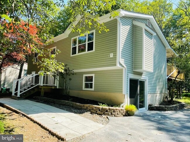 property at 114 Brewster Wy
