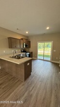 608 Jacks Xing Dr in Hubert, NC - Building Photo - Building Photo