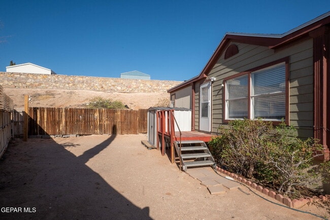 property at 11827 Quail Bush Cir