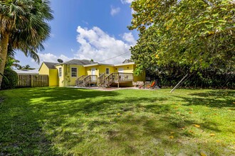 269 NE 16th St in Delray Beach, FL - Foto de edificio - Building Photo