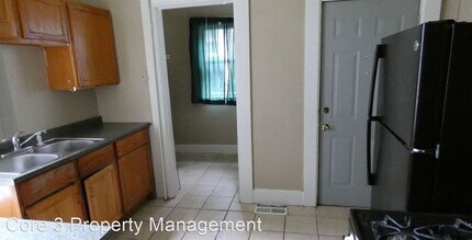 723 W Armstrong Ave in Peoria, IL - Building Photo - Building Photo