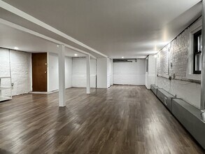 3053 N Haussen Ct in Chicago, IL - Building Photo - Building Photo