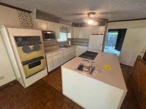 246 Waterview Dr in Lagrange, GA - Building Photo - Building Photo