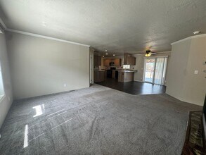 382 Clark St in Myrtle Creek, OR - Building Photo - Building Photo