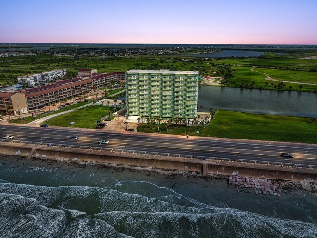 9420 Seawall Blvd in Galveston, TX - Building Photo - Building Photo