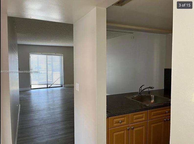 851 NE 207th Terrace, Unit 6101 in Miami, FL - Building Photo