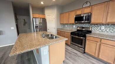 10228 Ruggles Mansion Ave in Las Vegas, NV - Building Photo - Building Photo