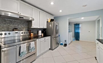 1433 Picadilly St in Norfolk, VA - Building Photo - Building Photo