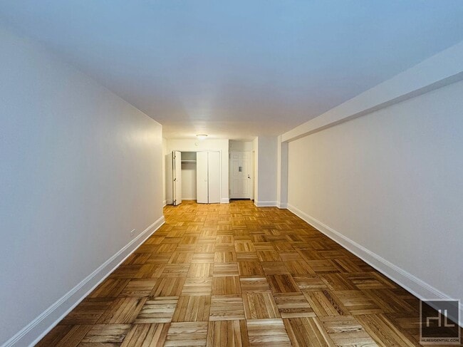 East 79th Street in New York, NY - Foto de edificio - Building Photo