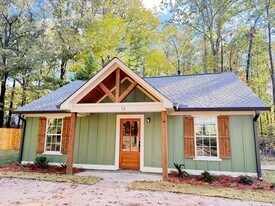 12 County Rd 1069 in Oxford, MS - Building Photo