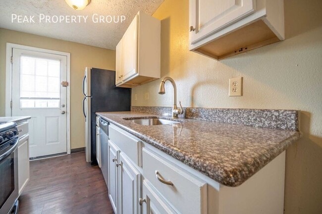 property at 424 E Mithoff St