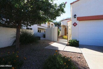 1750 E Ocotillo Rd in Phoenix, AZ - Building Photo - Building Photo