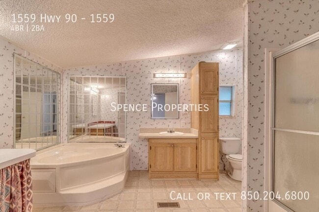 property at 1559 US-90