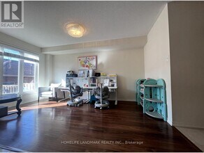 1083 Bur Oak Ave in Markham, ON - Building Photo - Building Photo