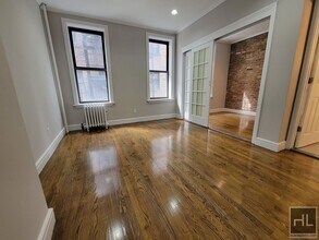 East 18th Street in New York, NY - Foto de edificio - Building Photo