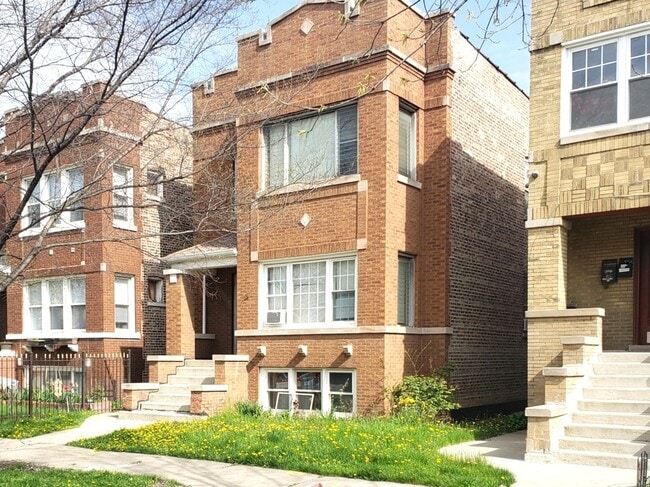 property at 5304 W Altgeld St