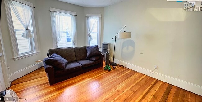 378 Washington St in Somerville, MA - Foto de edificio - Building Photo