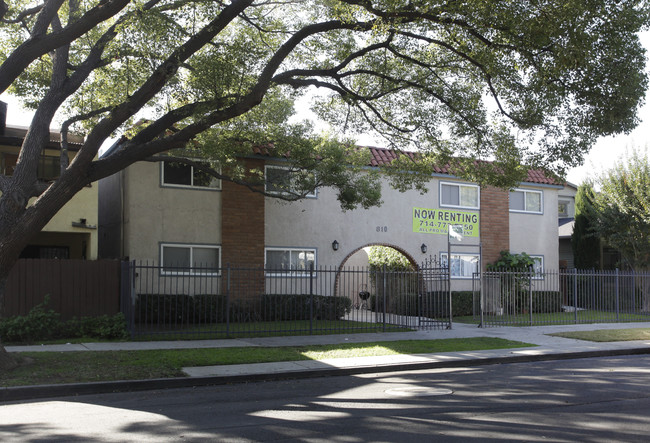 810 Garfield St in Santa Ana, CA - Foto de edificio - Building Photo