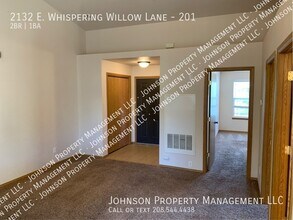 2132 E Whispering Willow Ln in Nampa, ID - Building Photo - Building Photo