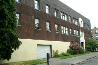 Harrison Apartments in Seattle, WA - Building Photo - Building Photo