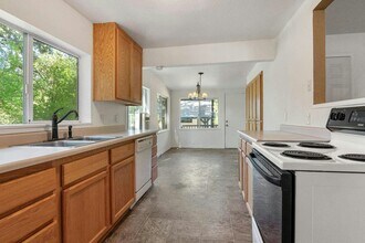 5561 Thompson Hill Rd in Placerville, CA - Building Photo - Building Photo