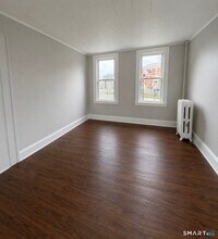 22 Park Rd in West Hartford, CT - Building Photo - Building Photo