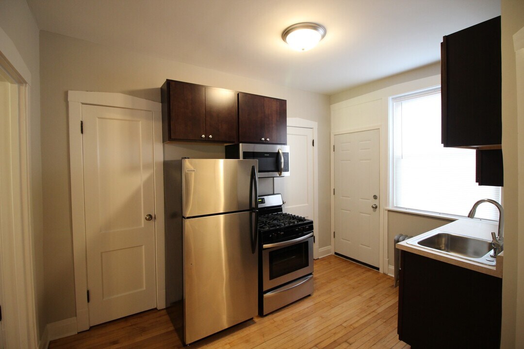4411 N La Crosse Ave, Unit 2 in Chicago, IL - Foto de edificio