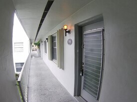 556 Capri L in Delray Beach, FL - Building Photo