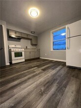 5247 Old Oxford Ln, Unit 3 in Youngstown, OH - Building Photo - Building Photo