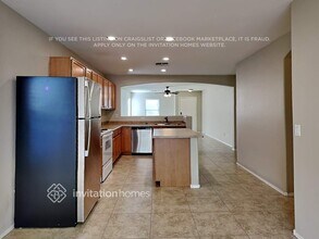 8852 E Plana Ave in Mesa, AZ - Foto de edificio - Building Photo