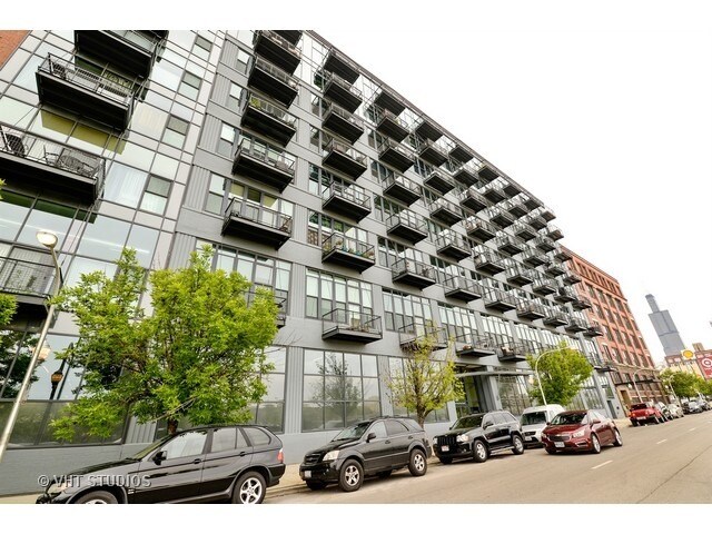 property at 1224 W Van Buren St